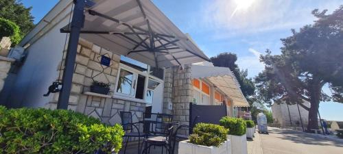 Cove Tri Zala (Zrnovo) Apartamento | Apartment Mareta in Viganj