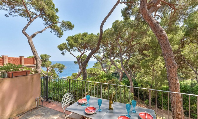 Capo D'arco Apartamento | Apartamento 'Margherita' con vistas al mar, terraza privada y balcón