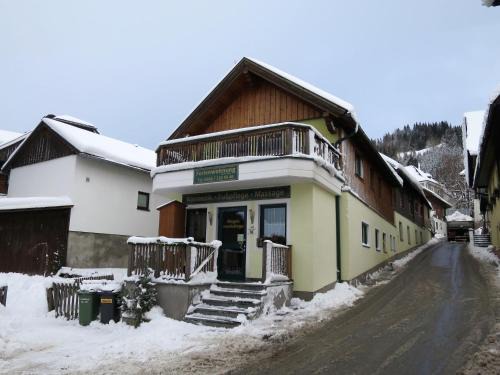 Haus im Ennstal Apartamento | Apartment Margit by Interhome