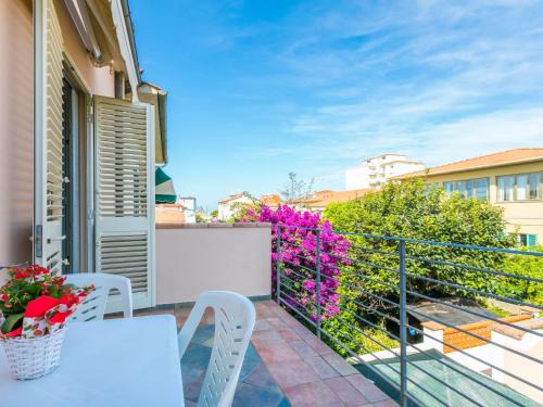 Rosignano Solvay Apartamento | Apartment Maria by Interhome