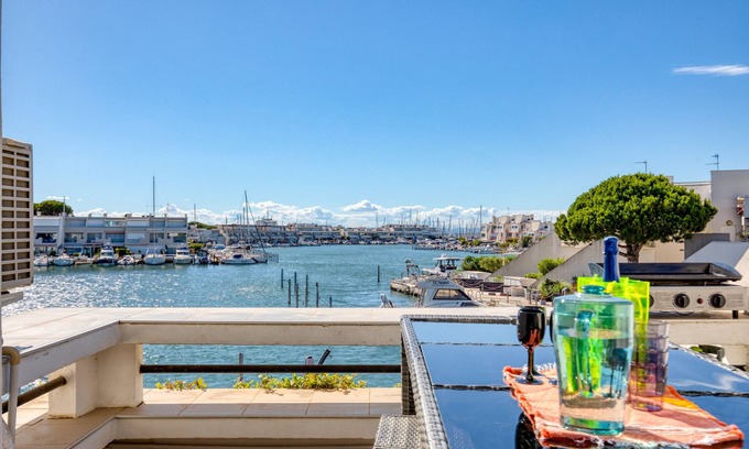 Le Grau-Du-Roi Apartamento | Apartamento 'Marina Port Camargue' con vistas al mar, Wi-Fi y aire acondicionado