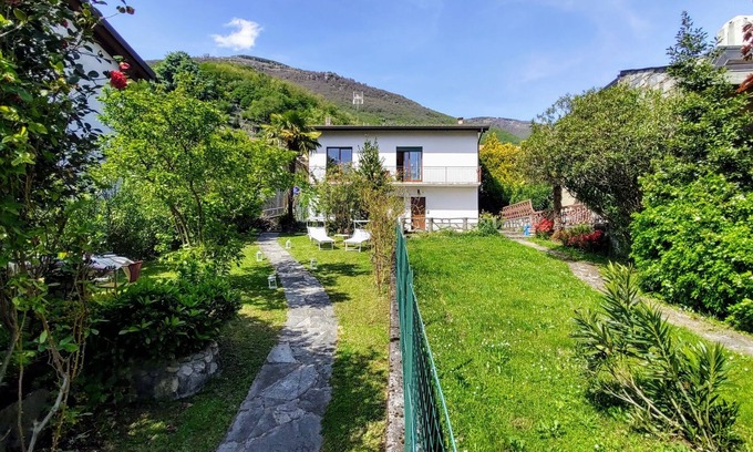 Gera Lario Apartamento | Apartamento Marta by Interhome