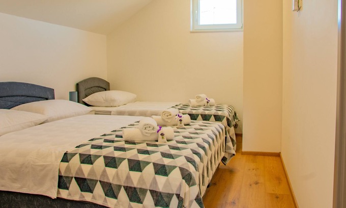 Drnis Apartamento | Apartment Martin-vacation nearby National park Krka