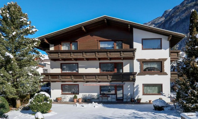 Pfunds Apartamento | Apartment Martina-2 by Interhome