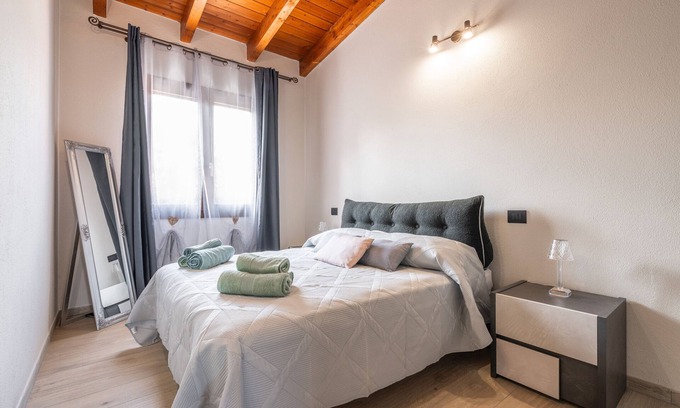 Villa San Pietro Apartamento | Apartamento 'Matilde' con vistas a la montaña, Wi-Fi y aire acondicionado