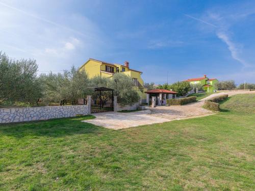 Galizana Apartamento | Apartment Meden by Interhome