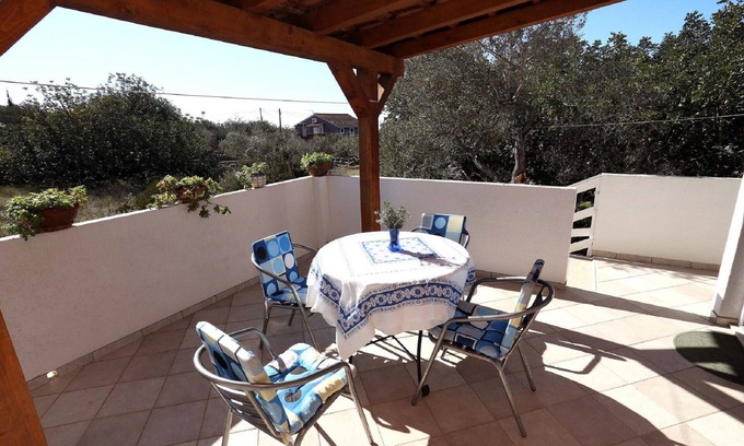 Drvenik Mali Apartamento | Apartment Meri - Apartamento de dos habitaciones con balcón