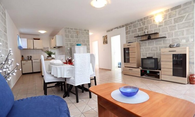 Drvenik Mali Apartamento | Apartment Meri - Two Bedroom Apartment with Balcony