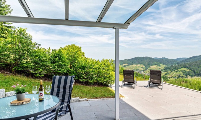 Neusatzeck Apartamento | Apartamento "Merzel's Schöne Aussicht" con vistas a la montaña, jardín y Wi-Fi