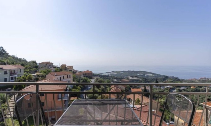 Terzorio Apartamento | Apartamento Mimosa by Interhome