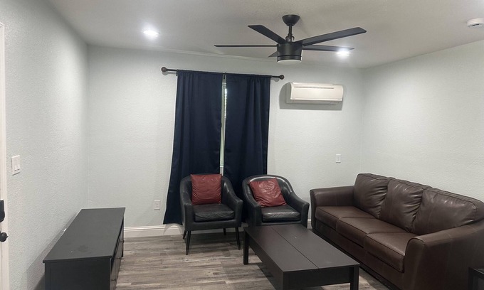 Southeastern Sacramento Apartamento | Apartment Miraflores by UCD Med Center