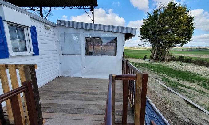 Yviers Apartamento | Apartamento "Mobile Home Serge" con terraza privada, jardín compartido y Wi-Fi