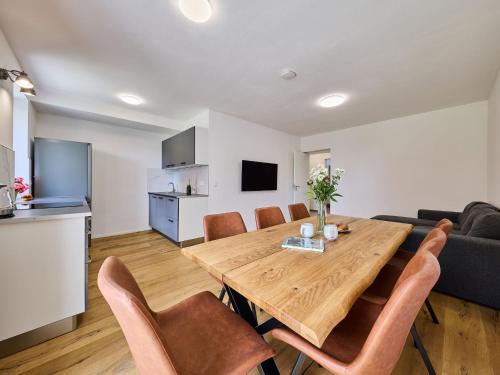 Svoboda nad Upou Apartamento | Apartment Modern Mountain Terrace Retreat & Pets by Interhome