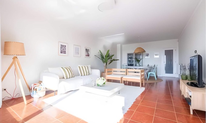 Caminha Apartamento | Apartamento 'Moledo Con Piscina Privada A' con Vista al Mar, Piscina Privada y Wi-Fi