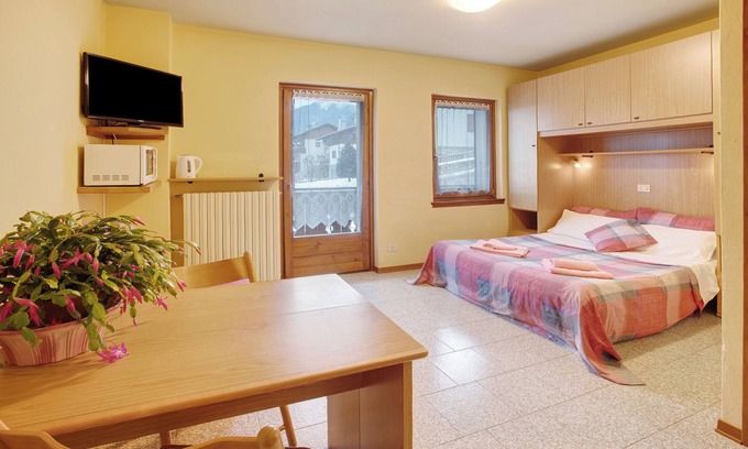 Valdisotto Apartamento | Apartamento "Monolocale Sole 2" con vistas a la montaña, balcón y Wi-Fi