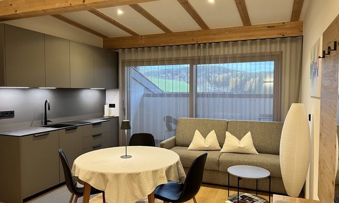Terento Apartamento | Apartamento 'Mountain Stay Sunrise' con vistas a la montaña, jardín compartido y Wi-Fi
