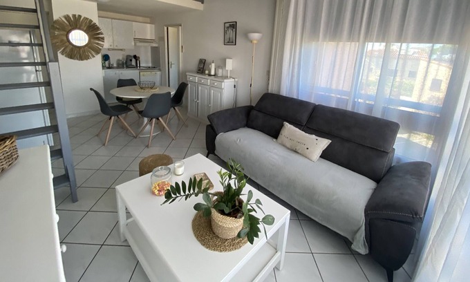 La Jetee Apartamento | Vrbo Property