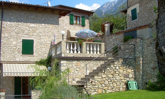 Castelletto Apartamento | Apartamento n. 3 en el segundo piso de la casa Margherita, con vista al lago