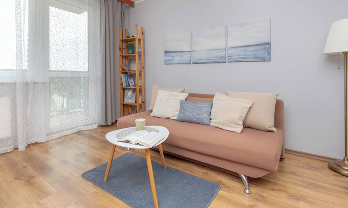 Gdynia Apartamento | Apartment Near the Forest by Renters