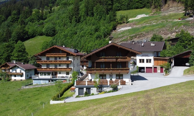 Schwendau Apartamento | Apartamento Neuner by Interhome