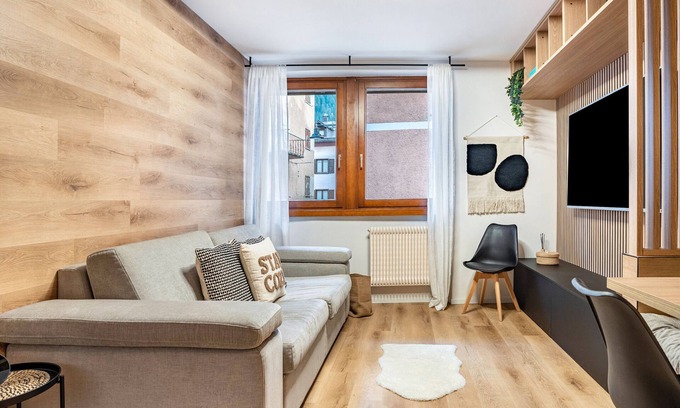 Pinzolo Apartamento | Apartamento 'New Boutique' con vistas a la montaña y Wi-Fi