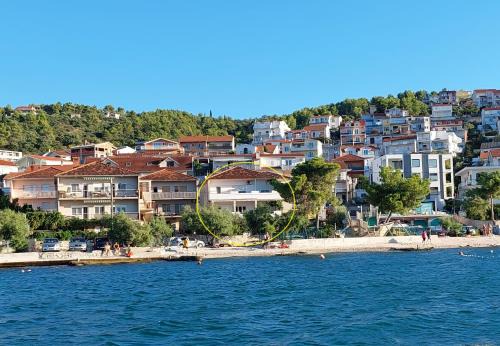 Municipality of Trogir Apartamento | Apartment Nikica