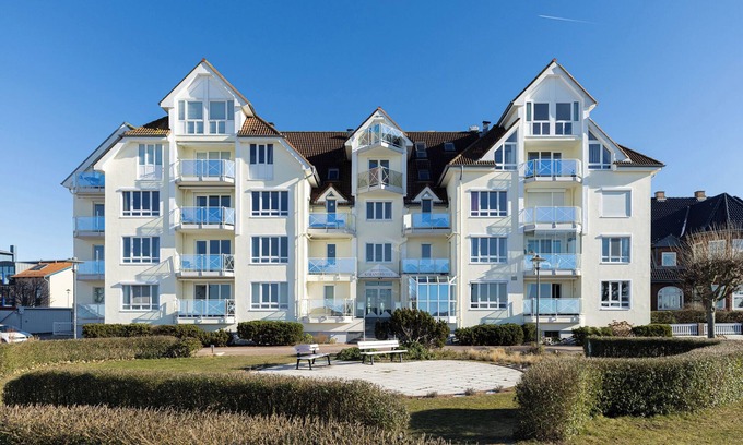 Laboe Apartamento | Apartment no. 18 with balcony in the apartment house Strandhotel Laboe