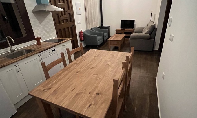 Hervas Apartamento | Apartamento número 6 bajo con terraza y jardín
