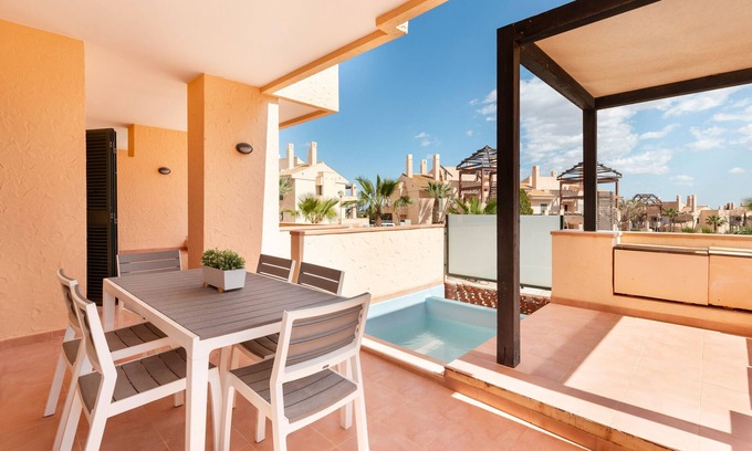 Fuente Álamo de Murcia Apartamento | Apartamento 'Oasis Martinica 18 Bajo B' con piscina compartida, Wi-Fi y aire acondicionado.