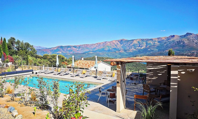 Santa-Reparata-di-Balagna Apartamento | Apartment Occiglioni 6 pax, swimming pool, gym, play area, 10 min from beaches