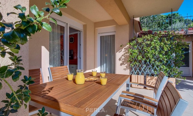 Vinkuran Apartamento | House BARBARA / apartment OLIVE with private garden 250m2