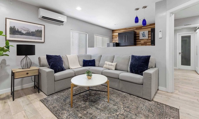 Barths Apartamento | Apartment on 38th- Vibrant, Urban neighborhood