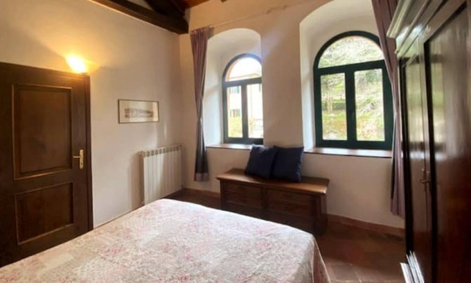Pontremoli Apartamento | Apartment on the river in a historic village
