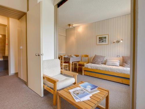 Reberty Apartamento | Apartment Origanes 324 by Interhome