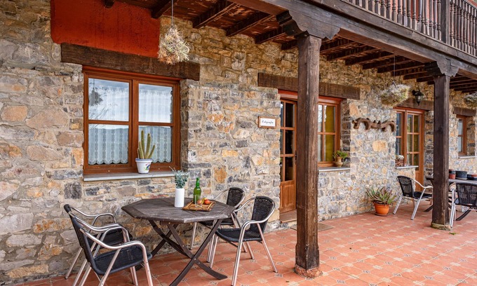Tornon Apartamento | Apartamento 'Ortografía' con vistas a la montaña, terraza privada y Wi-Fi