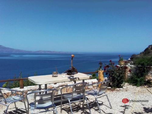 Kolymbari Casa | apartment over the sea Private place to swim