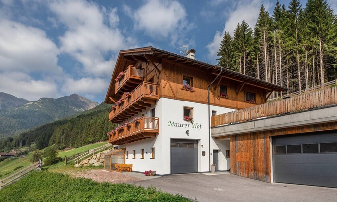 Sarentino Apartamento | Apartamento "Pfattenspitz - Maurerhof" con vistas a la montaña, Wi-Fi y jardín
