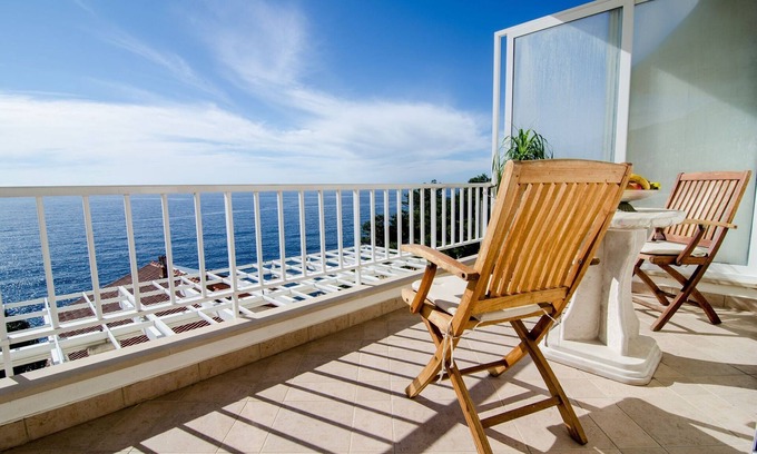 Gorica Apartamento | Apartment Paco - Three-Bedroom Apartment with Balcony and Sea View
