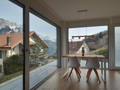 Obstalden Apartamento | Apartment Panorama am Walensee in Neubau-Villa