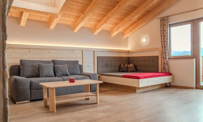 Villandro Apartamento | Apartamento 'Panorama' con vistas a la montaña, jardín compartido y Wi-Fi