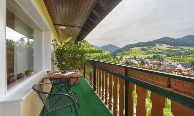 Glottertal Apartamento | Apartamento 'Panoramazimmer 11' con vistas a la montaña, terraza compartida y Wi-Fi