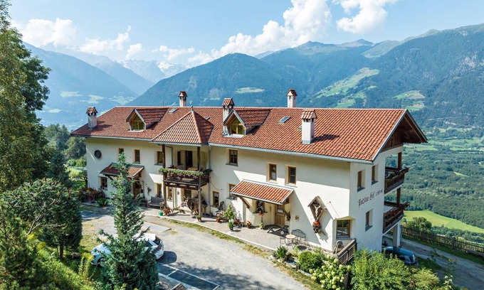 Sluderno Apartamento | Apartamento 'Patztauhof Tschavalatsch' con vistas a la montaña, jardín compartido y Wi-Fi