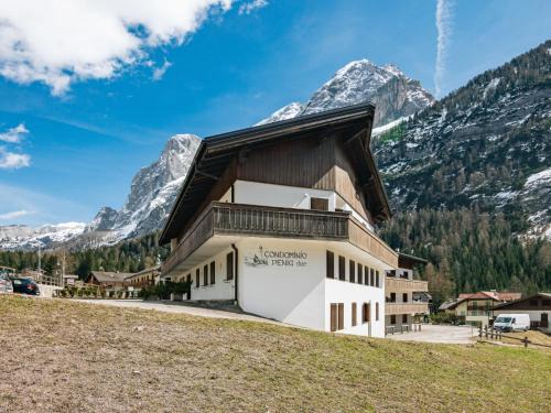 Penia Apartamento | Apartment Penia 2-3 by Interhome