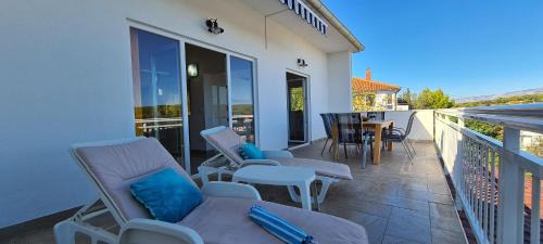 Vrboska Apartamento | Apartment Penthouse by the sea