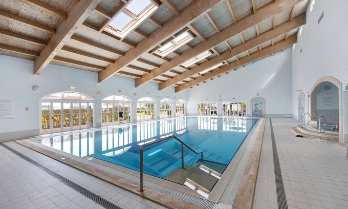 Penina Apartamento | Apartment "Pérola No Algarve" with Shared Pools, Private Balcony & Wi-Fi