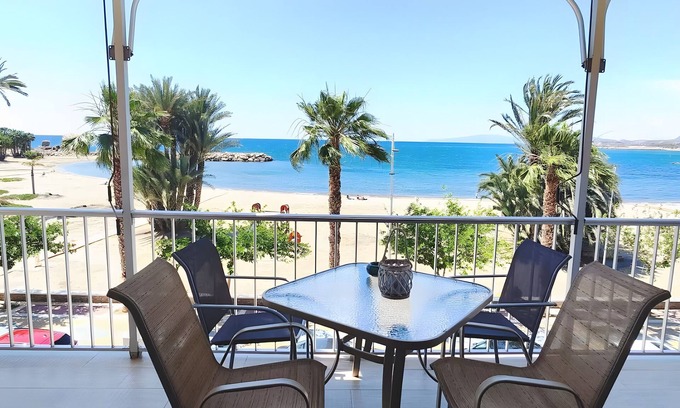 Aguilas Apartamento | Apartment 'Piso Frente Playa De La Colonia' with Sea View, Private Terrace and Wi-Fi