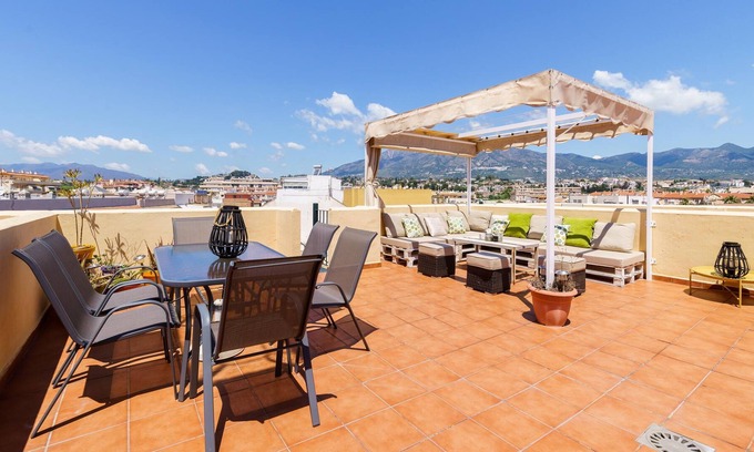 Las Lagunas Apartamento | Apartamento 'Piso Santa Fabiola' con vistas a la montaña, balcón, terraza y Wi-Fi
