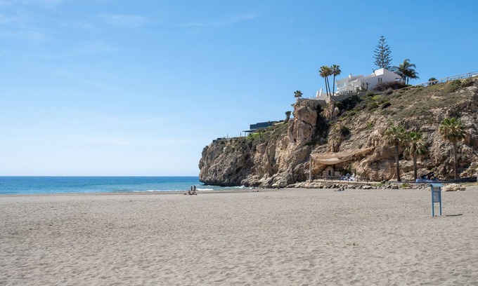La Cala del Moral Apartamento | Apartamento 'Playa Costa del Sol' con Wi-Fi y aire acondicionado