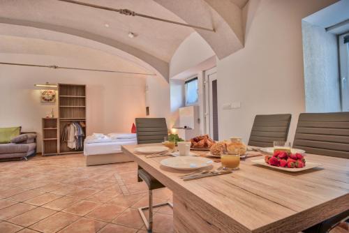 Siska District Apartamento | Apartment Pod velbi