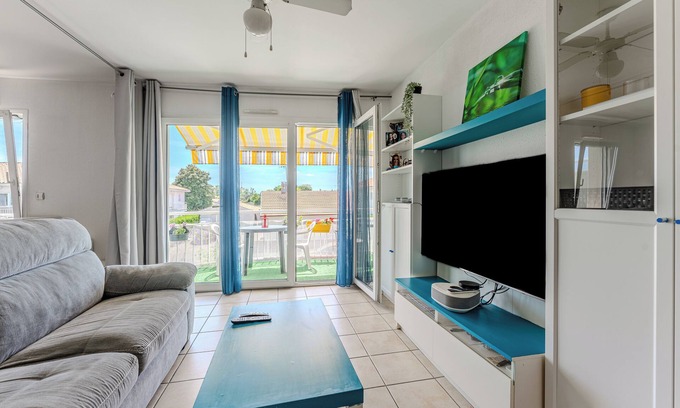 Parentis-en-Born Apartamento | Apartamento 'Proche Plage Parentis' con terraza privada y Wi-Fi